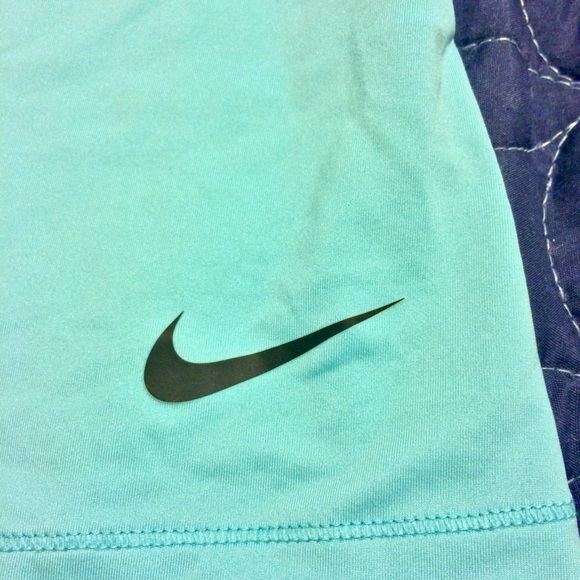 Nike Pro Hypercool 2.0 Tank (Women's) in Blue - Picture 2 of 5